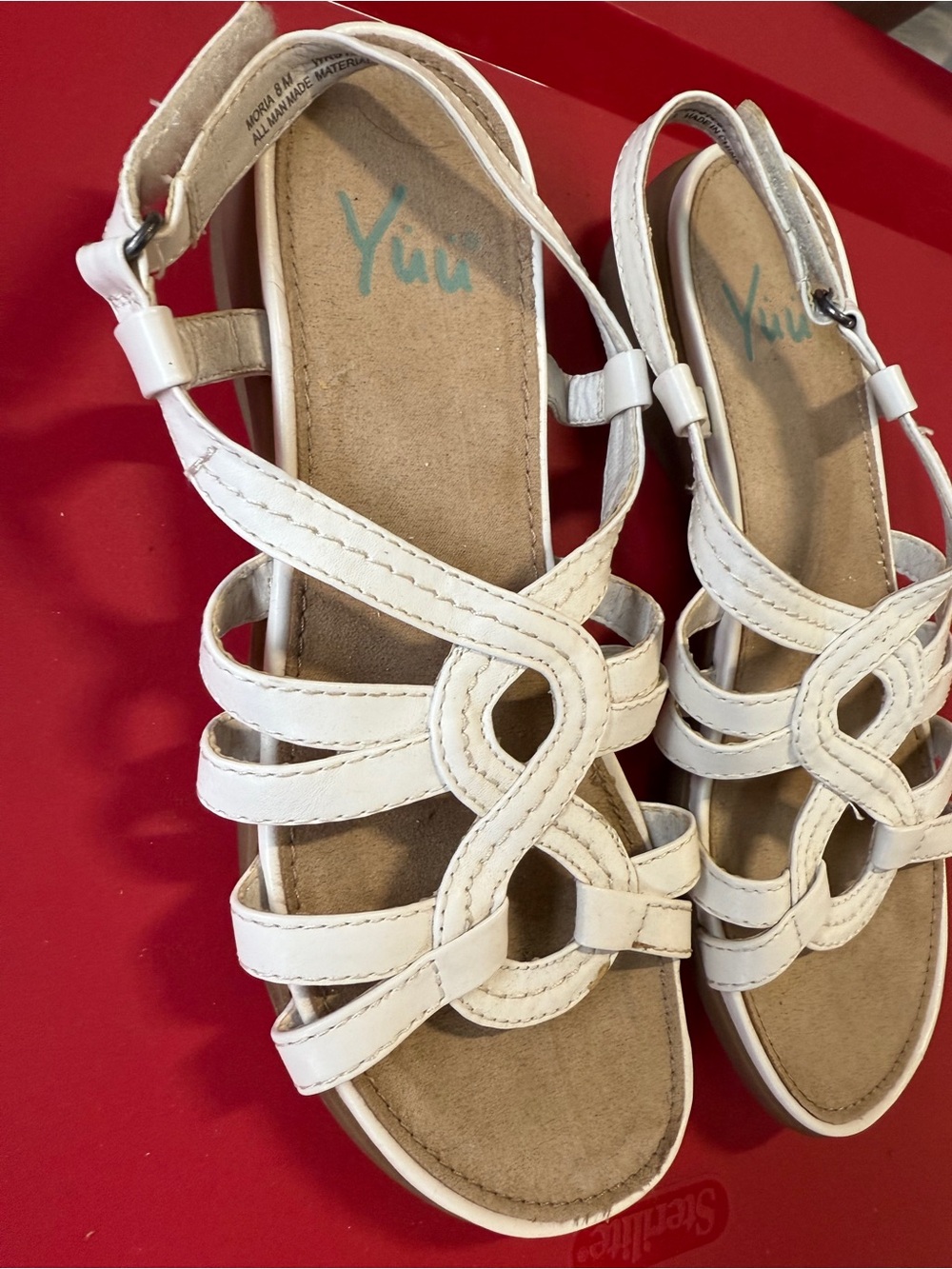 Yuu Women's White Strappy Comfort Sandals Women’s SZ 8 - Picture 3 of 12